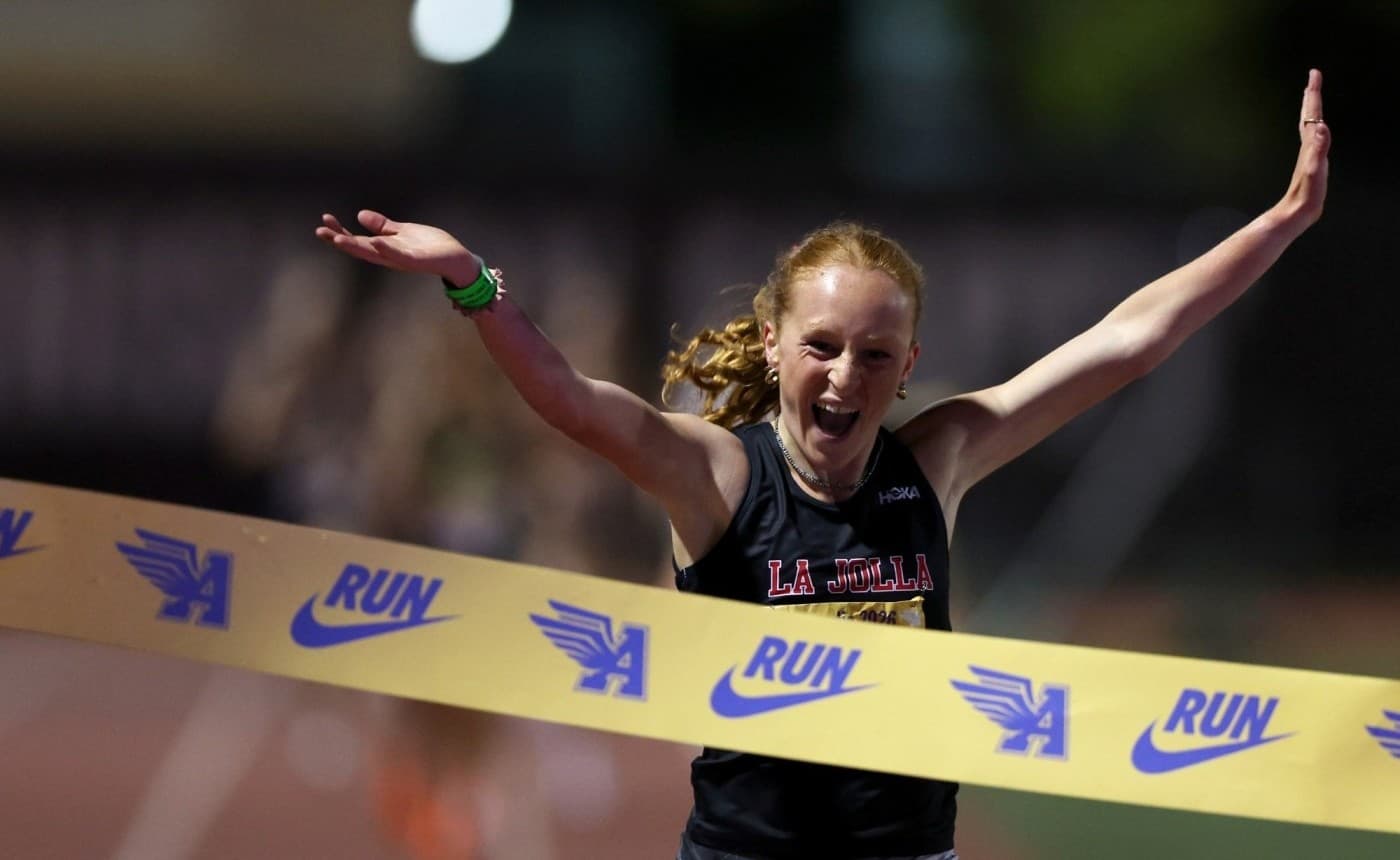 Chiara Arcadia winning the race at the finish tape